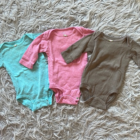 Carters set of 3 long sleeve solid color bodysuits. Size 3 months. - Picture 1 of 4